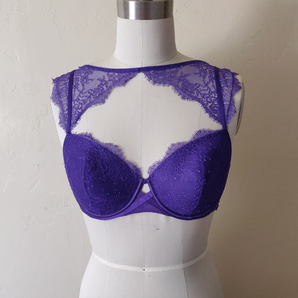 Nwot Victoria's Secret Very Sexy purple lace fashion bra - 36DD